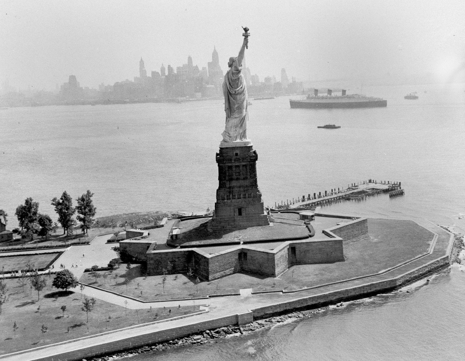 1954: Statue of Liberty